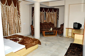 Hotel Kirti Plaza
