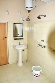 Hotel Kirti Plaza