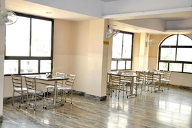 Hotel Kirti Plaza