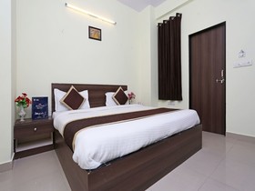 Aditya Hotel