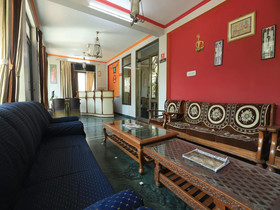 Anuja Hotel