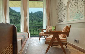 Artisav House