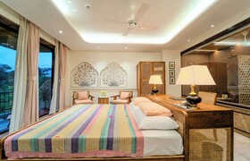 Artisav House