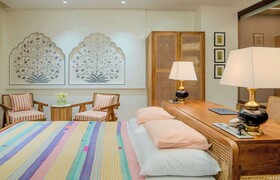 Artisav House