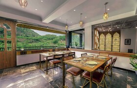 Artisav House