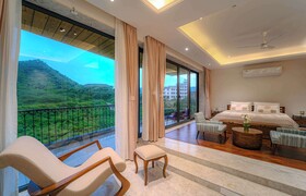 Artisav House