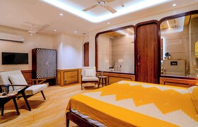 Artisav House