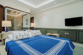 Artisav House