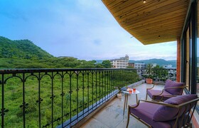 Artisav House