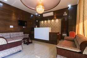 Aryan Vilas Hotel