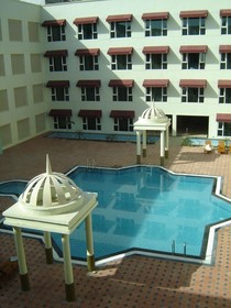 Cambay Golf Resort Jamdoli