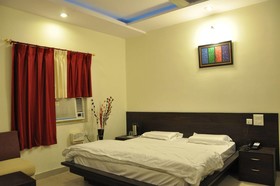 OYO 11754 Hotel Classic 7