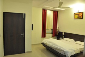 OYO 11754 Hotel Classic 7