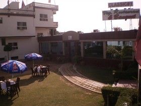 OYO 11754 Hotel Classic 7