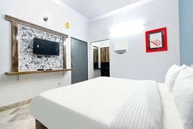 Classic Holiday by FabHotel