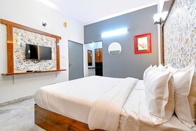 Classic Holiday by FabHotel