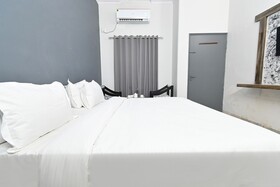 Classic Holiday by FabHotel