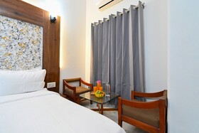 Classic Holiday by FabHotel