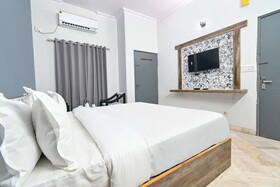 Classic Holiday by FabHotel