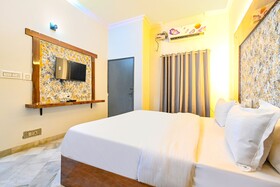 Classic Holiday by FabHotel