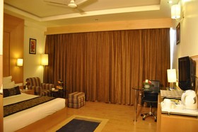 OYO Townhouse O75309 Hotel Royal Cm