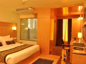 OYO Townhouse O75309 Hotel Royal Cm