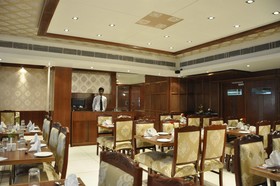 OYO Townhouse O75309 Hotel Royal Cm