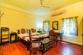 FabHotel Utsav Niwas