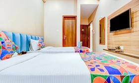 Hotel 7th Crossing by FabHotel