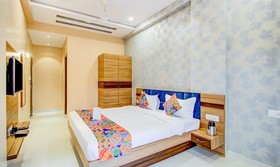 Hotel 7th Crossing by FabHotel