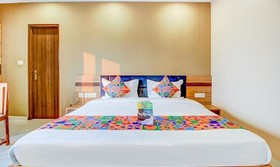 Hotel 7th Crossing by FabHotel