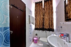 Hotel Ananta Inn