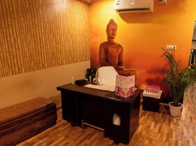 Hotel Cosmos Raj Plaza