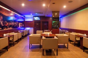 Hotel Cosmos Raj Plaza