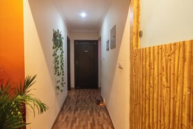 Hotel Cosmos Raj Plaza