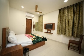 Hotel Devens