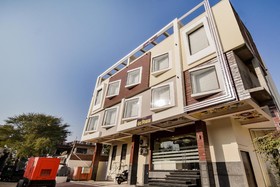 Hotel Green Wood by OYO Rooms