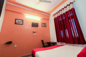 Hotel Hans By OYO Rooms