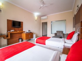 Hotel Maharaja Residency & Banquet