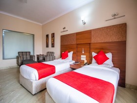 Hotel Maharaja Residency & Banquet