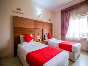 Hotel Maharaja Residency & Banquet