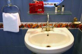 Hotel Mandela House by OYO Rooms