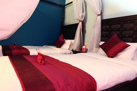 Hotel Mandela House by OYO Rooms