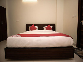 Hotel Mayra by OYO Rooms