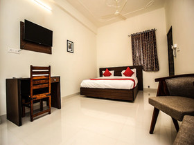 Hotel Mayra by OYO Rooms