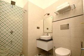 Hotel Navtara