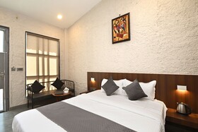 Hotel Navtara
