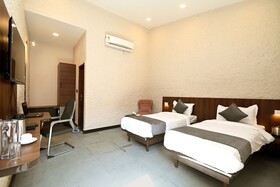 Hotel Navtara