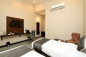 Hotel Navtara