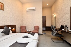 Hotel Navtara